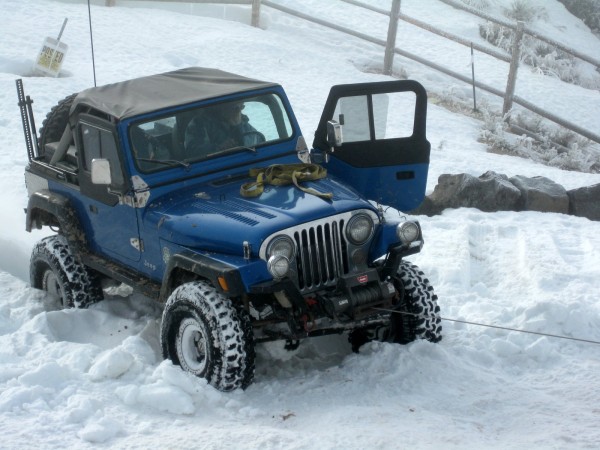 jeep-cj7-on-ice.jpg